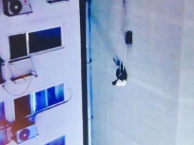 술 취해 에어컨 줄에 걸려 7층 높이 외벽에 매달린 20대 구조(종합)