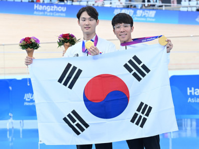 사이클 김정빈, 한국 첫 금메달[항저우장애인아시안게임]