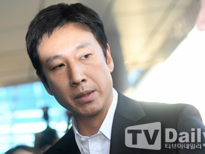  이선균, 드리워진 어둠의 그림자