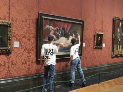 영국 내셔널갤러리 벨라스케스 작품 파손…기후 시위대 2명 체포