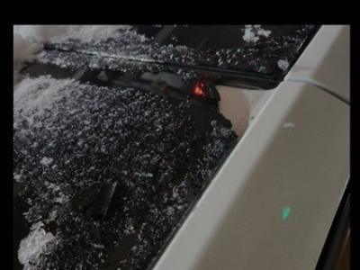 춥다고 뒷유리가 깨지냐…중국산 테슬라 모델Y 소문 '흉흉'