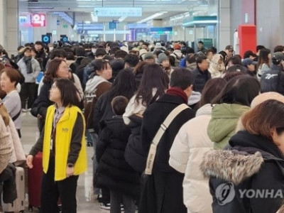 섬에 갇힌 8천명…난리 북새통