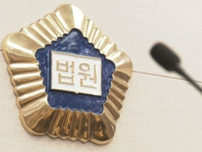 “당신 너무 불친절해”…아파트 입주민, 관리소 직원에 ‘가스총’ 쏴