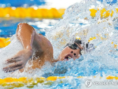 황선우, 세계선수권 자유형 200ｍ 우승 쾌거…3회 연속 메달