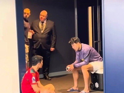 오늘자 손흥민-황희찬 경기후.jpg